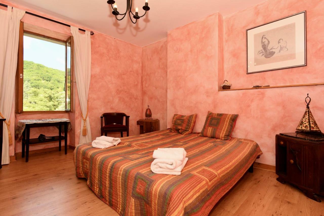 Bed and Breakfast La TULIPE SAUVAGE Bourdeaux Exterior foto